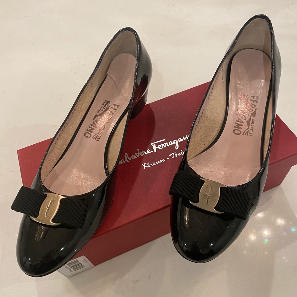 Gorgeous black patent classic Ferragamo shoes!